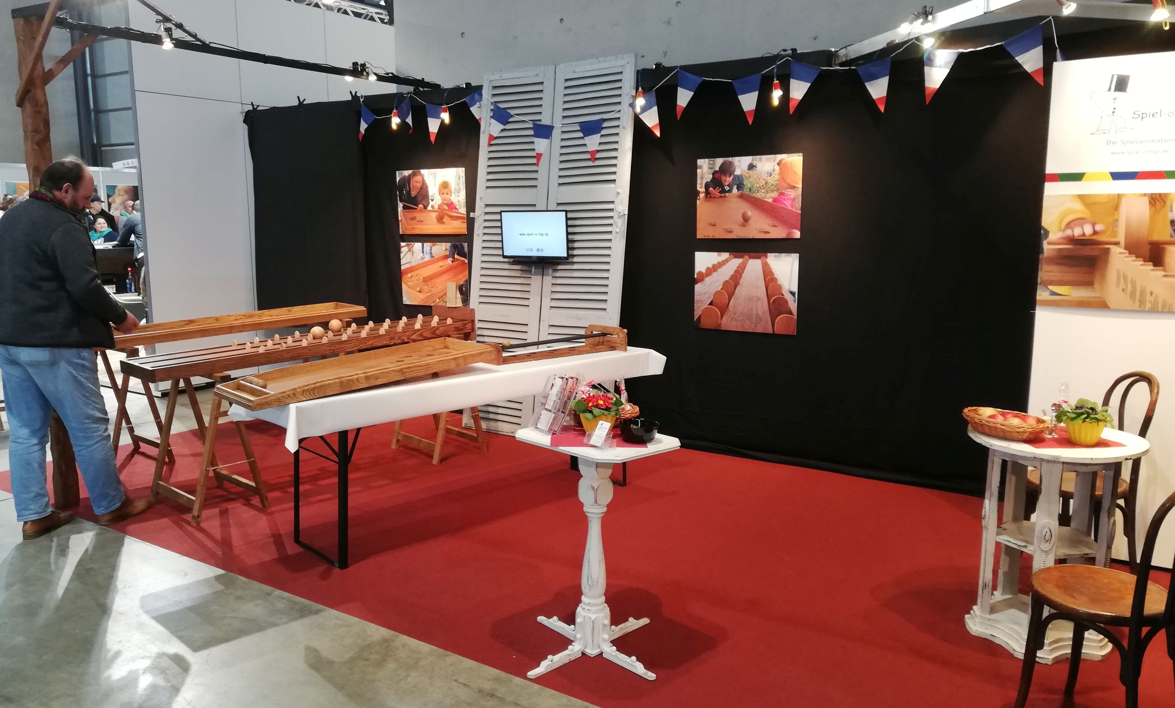 Der Messestand von Spiel-o-Top auf der Internationalen Kulturbörse in Freiburg